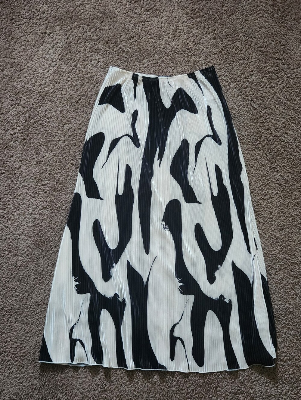 Black & White Abstract Pleated Midi Skirt